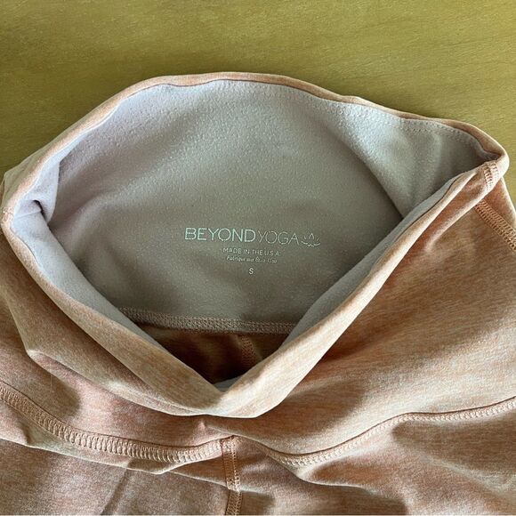 Beyond Yoga Spacedye  Leggings Size Small in Peach - Picture 7 of 9
